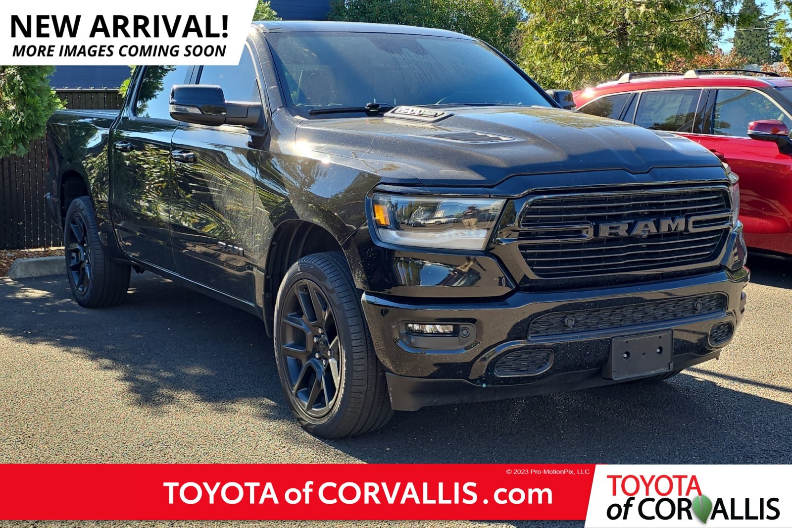 Used 2024 RAM 1500 Laramie AWD/4WD image 1