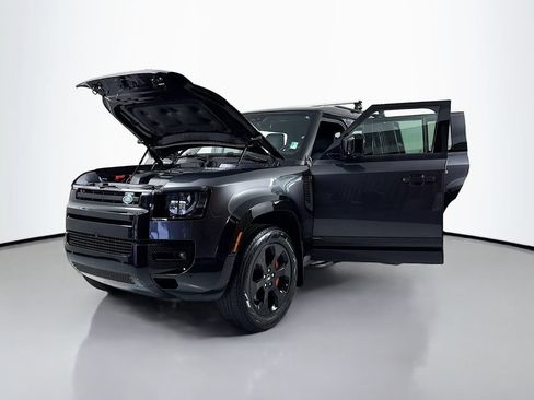 Used 2022 Land Rover Defender 110 X AWD/4WD image 22