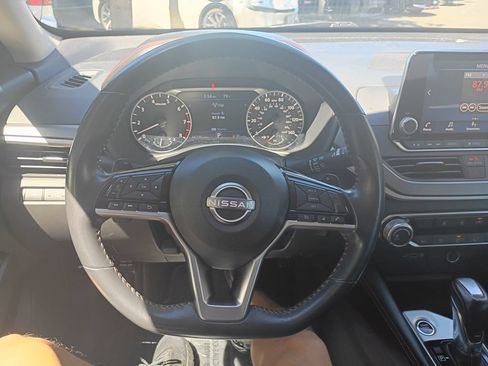 Used 2024 Nissan Altima 2.5 SR FWD image 23
