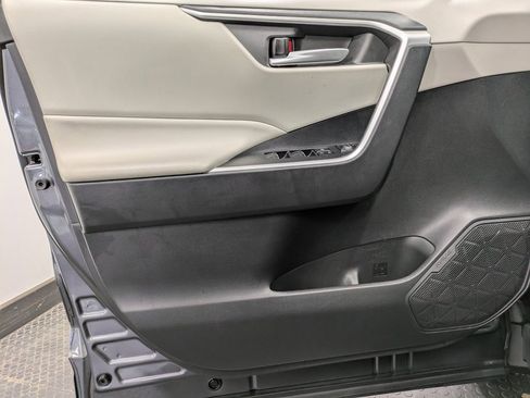 Used 2023 Toyota RAV4 XLE image 8