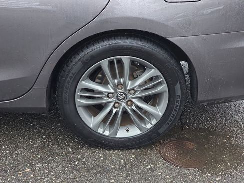 Used 2017 Toyota Camry LE image 34