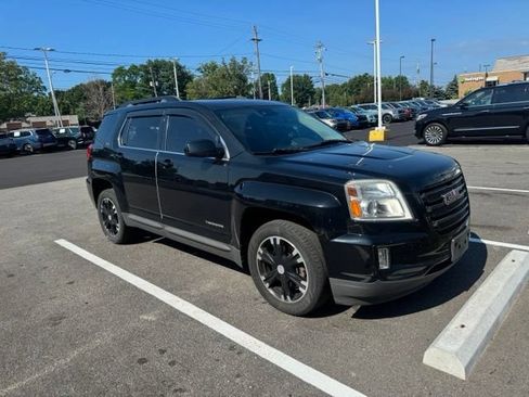 Used 2017 GMC Terrain SLE w/ Technology Package AWD/4WD image 3