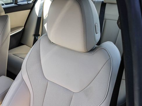 Used 2024 BMW 330e image 25