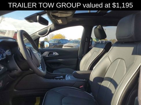 New 2026 Chrysler Pacifica Limited w/ Trailer Tow Group image 8