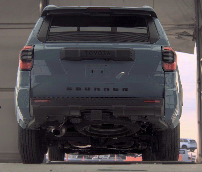 Used 2026 Toyota 4Runner SR5 AWD/4WD image 6