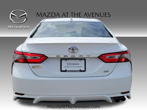 Used 2019 Toyota Camry SE w/ Convenience Package FWD image 10