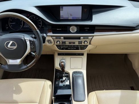 Used 2014 Lexus ES 350 w/ Premium Package FWD image 9