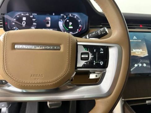 Used 2025 Land Rover Range Rover SE AWD/4WD image 19