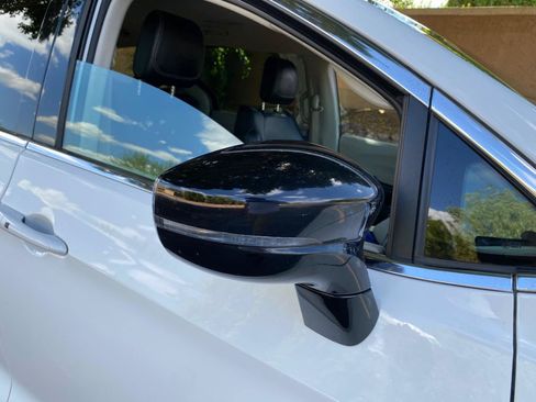 Used 2024 Chrysler Pacifica Limited FWD image 14