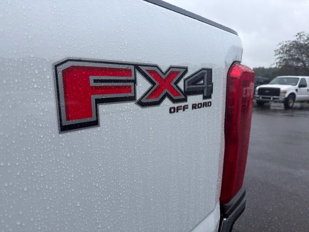 Used 2024 Ford F250 XLT w/ FX4 Off-Road Package AWD/4WD image 7