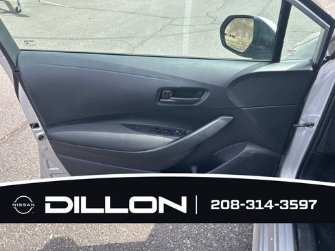 Used 2025 Toyota Corolla LE FWD image 6