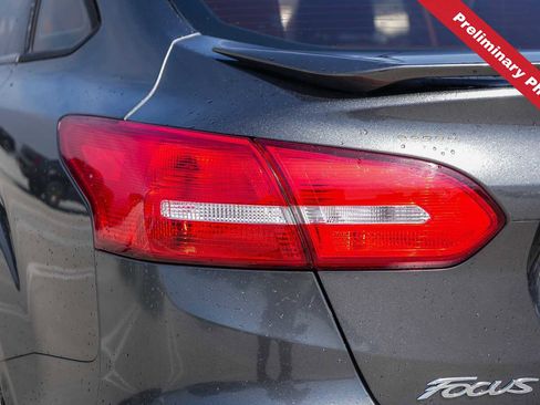 Used 2018 Ford Focus SEL FWD image 9