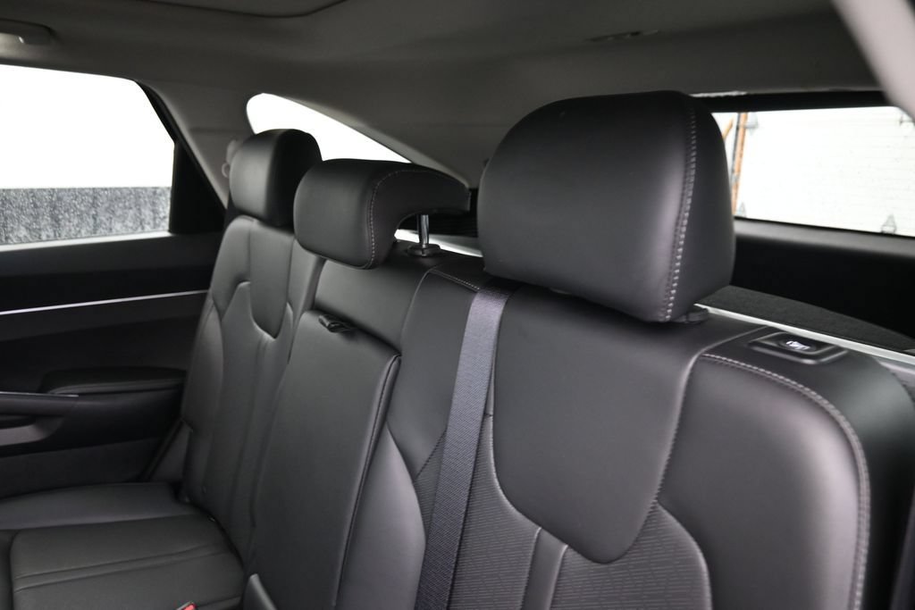 Certified 2023 Kia Sorento S w/ Panoramic Sunroof Package AWD/4WD image 12