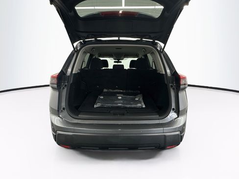 Used 2024 Nissan Rogue S FWD image 29