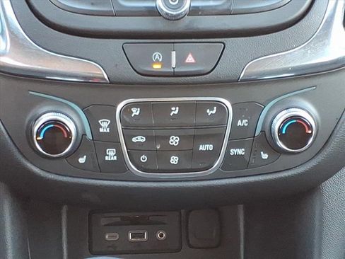 Used 2022 Chevrolet Equinox LT image 10