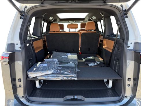 New 2025 Volkswagen ID. Buzz Pro S Plus image 17