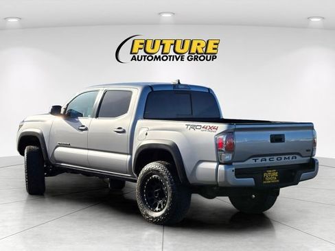 Used 2021 Toyota Tacoma TRD Off-Road w/ Technology Package AWD/4WD image 7