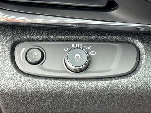 New 2026 Buick Envista Sport Touring FWD image 10