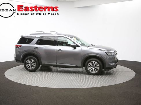 Used 2023 Nissan Pathfinder SL AWD/4WD image 45