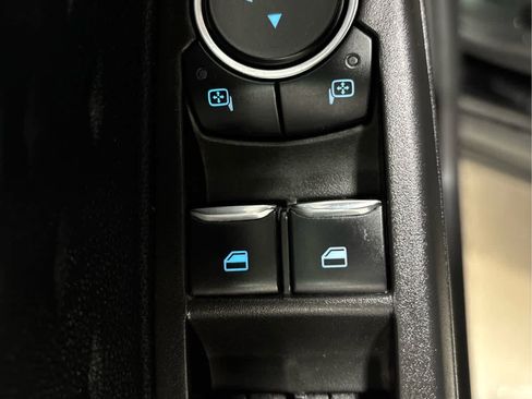 Used 2020 Ford Escape SE image 22