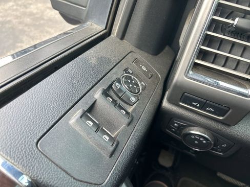 Used 2017 Ford F250 Platinum w/ Platinum Ultimate Package AWD/4WD image 21