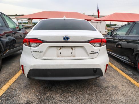 Used 2024 Toyota Corolla LE FWD image 9