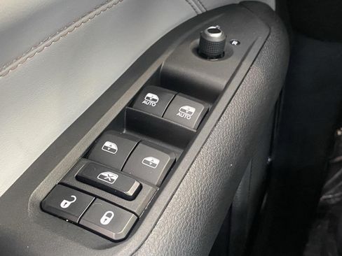 Used 2023 Jeep Compass Limited AWD/4WD image 18