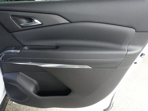 Used 2026 Chevrolet Traverse LT w/ Driver Confidence Package FWD image 24