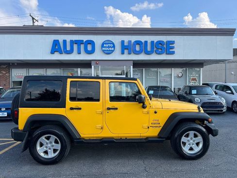 Used 2015 Jeep Wrangler Unlimited Sport w/ Power Convenience Group AWD/4WD image 9