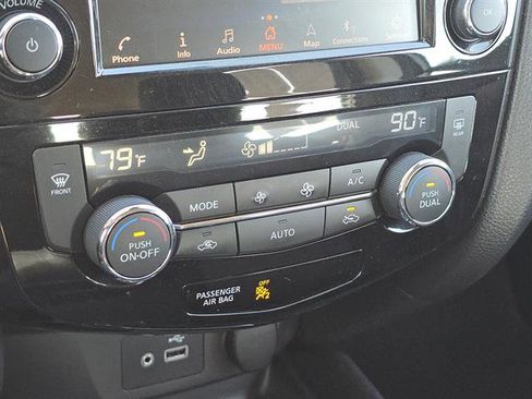 Used 2019 Nissan Rogue Sport SV w/ Technology Package image 22