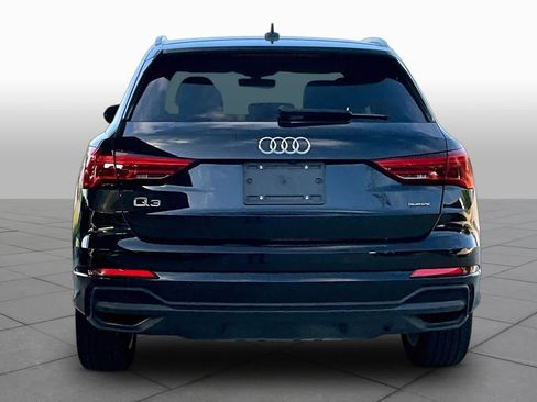 Used 2024 Audi Q3 2.0T Premium w/ Convenience Package AWD/4WD image 4
