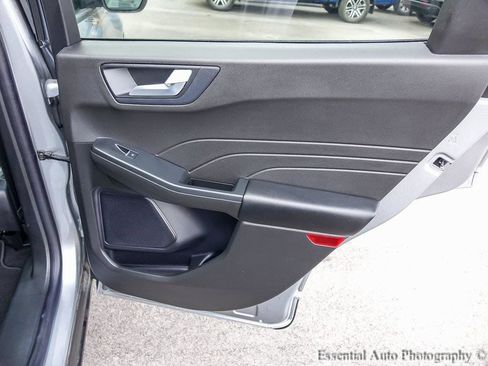 Used 2024 Ford Escape SE image 24