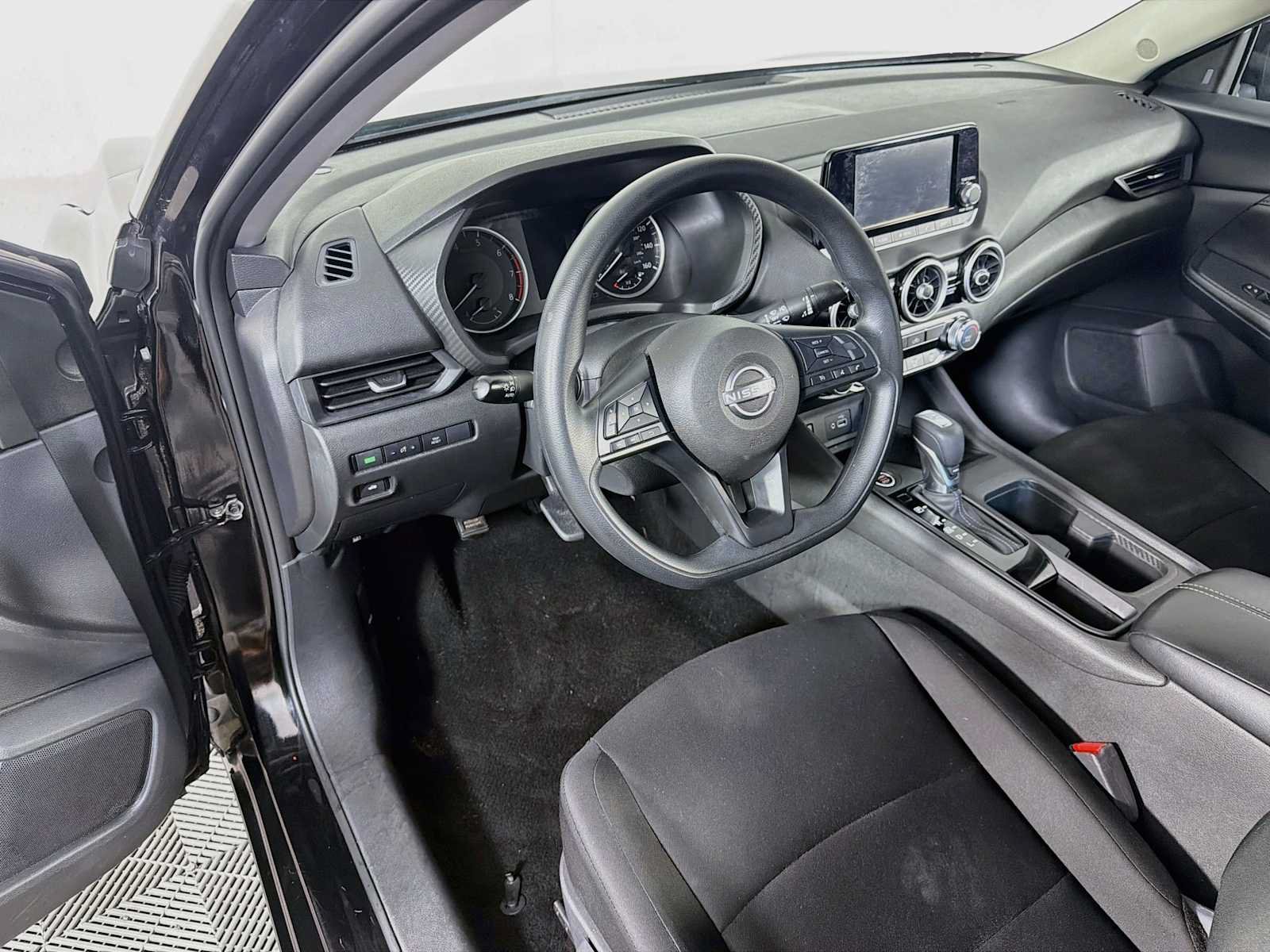 Used 2025 Nissan Sentra S FWD image 7
