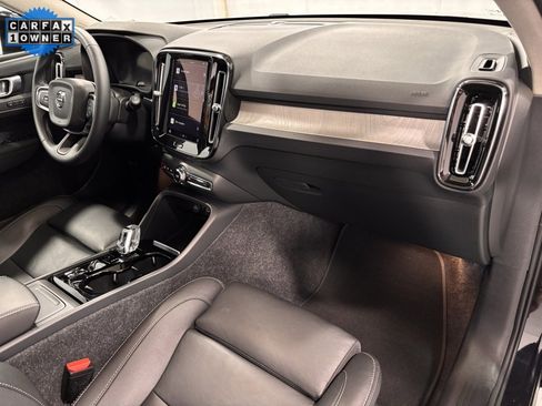 Certified 2025 Volvo XC40 B5 Plus image 16
