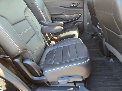 Used 2021 GMC Acadia Denali w/ Denali Technology Package image 16