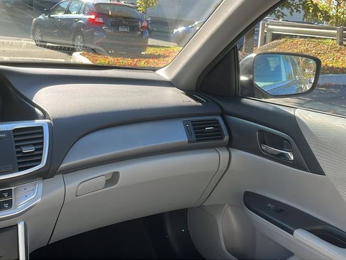 Used 2015 Honda Accord LX image 24