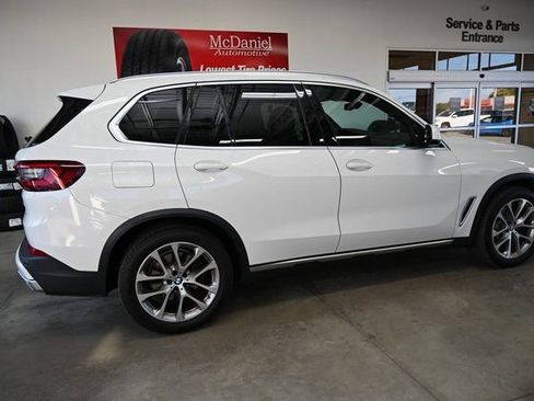Used 2021 BMW X5 xDrive40i w/ Premium Package image 5