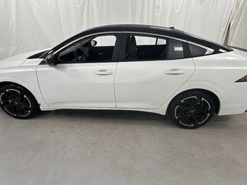 New 2026 Nissan Sentra SR w/ SR Premium Package image 6