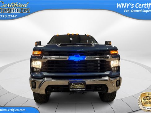 Used 2024 Chevrolet Silverado 2500 LT w/ Convenience Package AWD/4WD image 2
