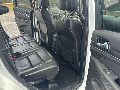 Used 2019 Jeep Grand Cherokee Overland image 28