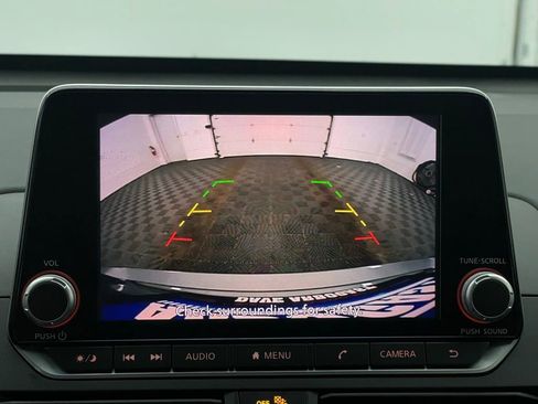 Used 2023 Nissan Altima 2.5 SV FWD image 4