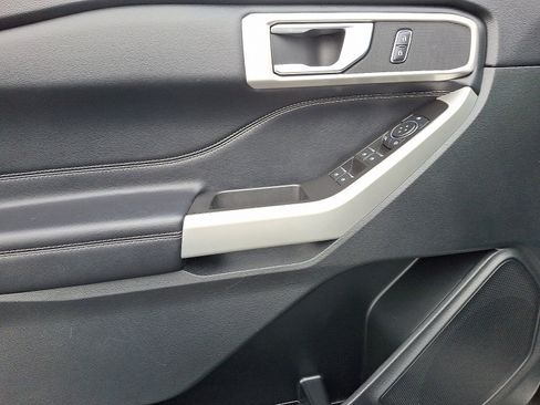 Certified 2022 Ford Explorer XLT w/ Equipment Group 202A image 13