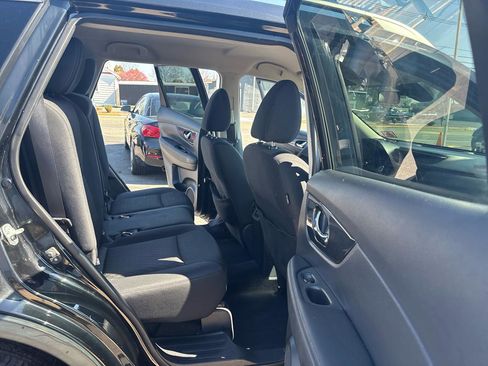 Used 2019 Nissan Rogue SV image 13