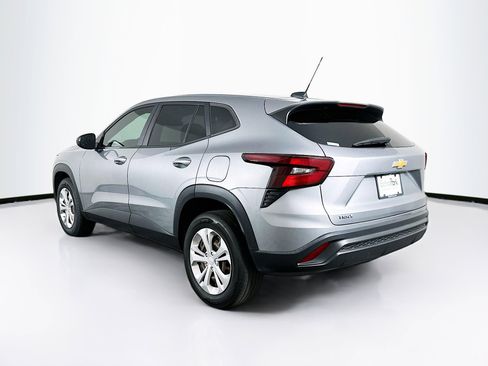Used 2024 Chevrolet Trax LS FWD image 5