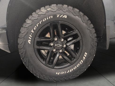 Used 2019 Chevrolet Silverado 1500 Custom Trail Boss w/ Custom Convenience Package AWD/4WD image 3