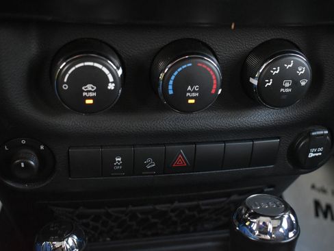 Used 2018 Jeep Wrangler Unlimited Sport S image 27