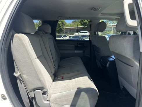 Used 2015 Toyota Sequoia SR5 AWD/4WD image 22