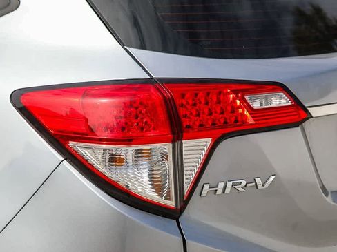 Used 2022 Honda HR-V LX image 10
