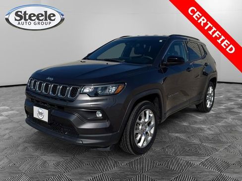 Used 2023 Jeep Compass Latitude image 1