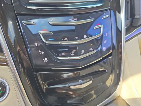 Used 2018 Cadillac Escalade Luxury RWD image 25